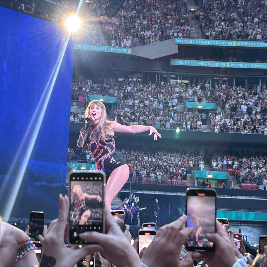 Taylor Swift Breaks Wembley Record