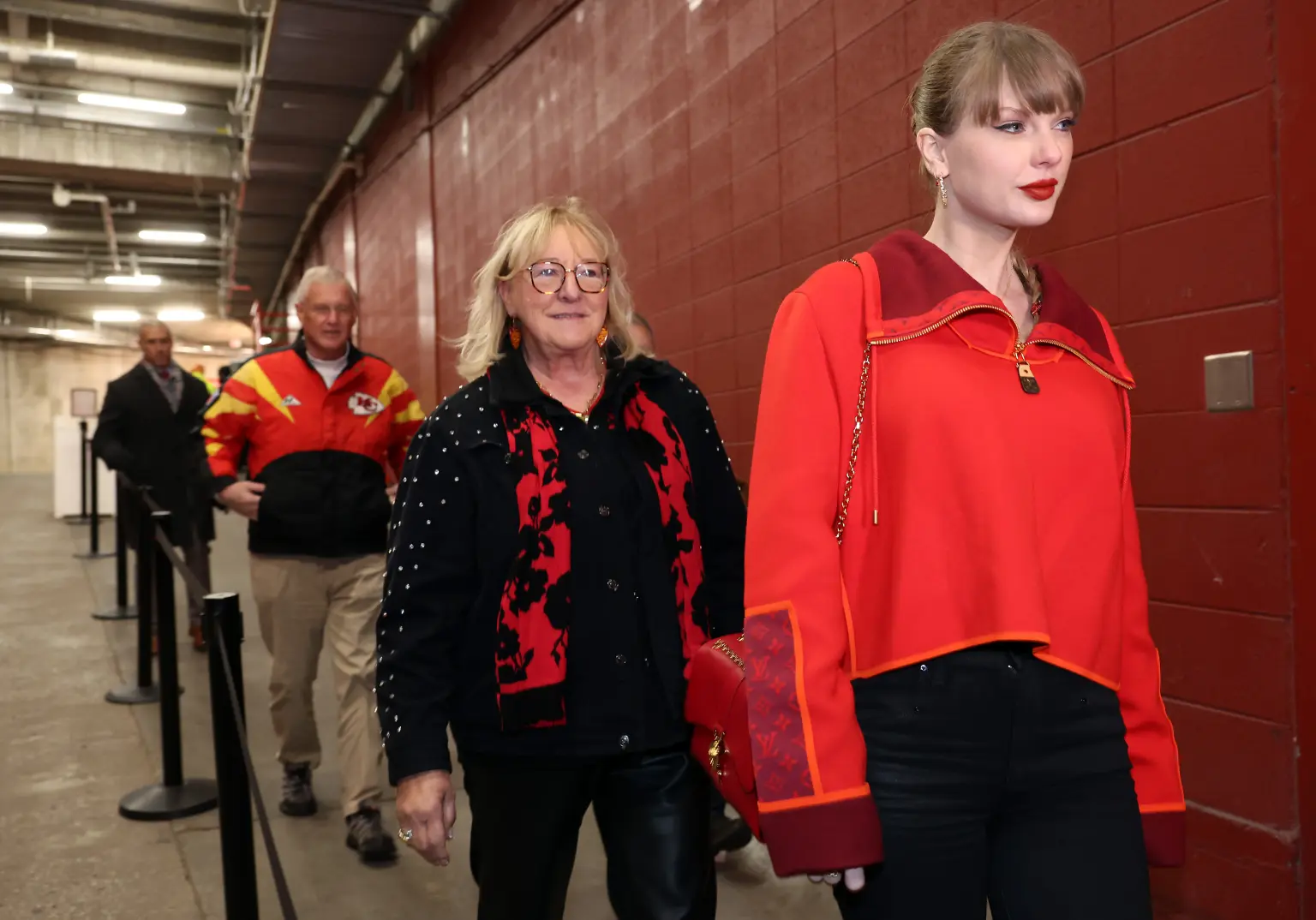 Taylor Swift Mimicking Travis Kelce’s First-Down Celebration 