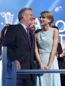 Taylor Swift’s dad, Scott, recovering from major heart surgery with singer by his side