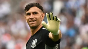 Manchester United Make Fresh Move for Emiliano Martinez