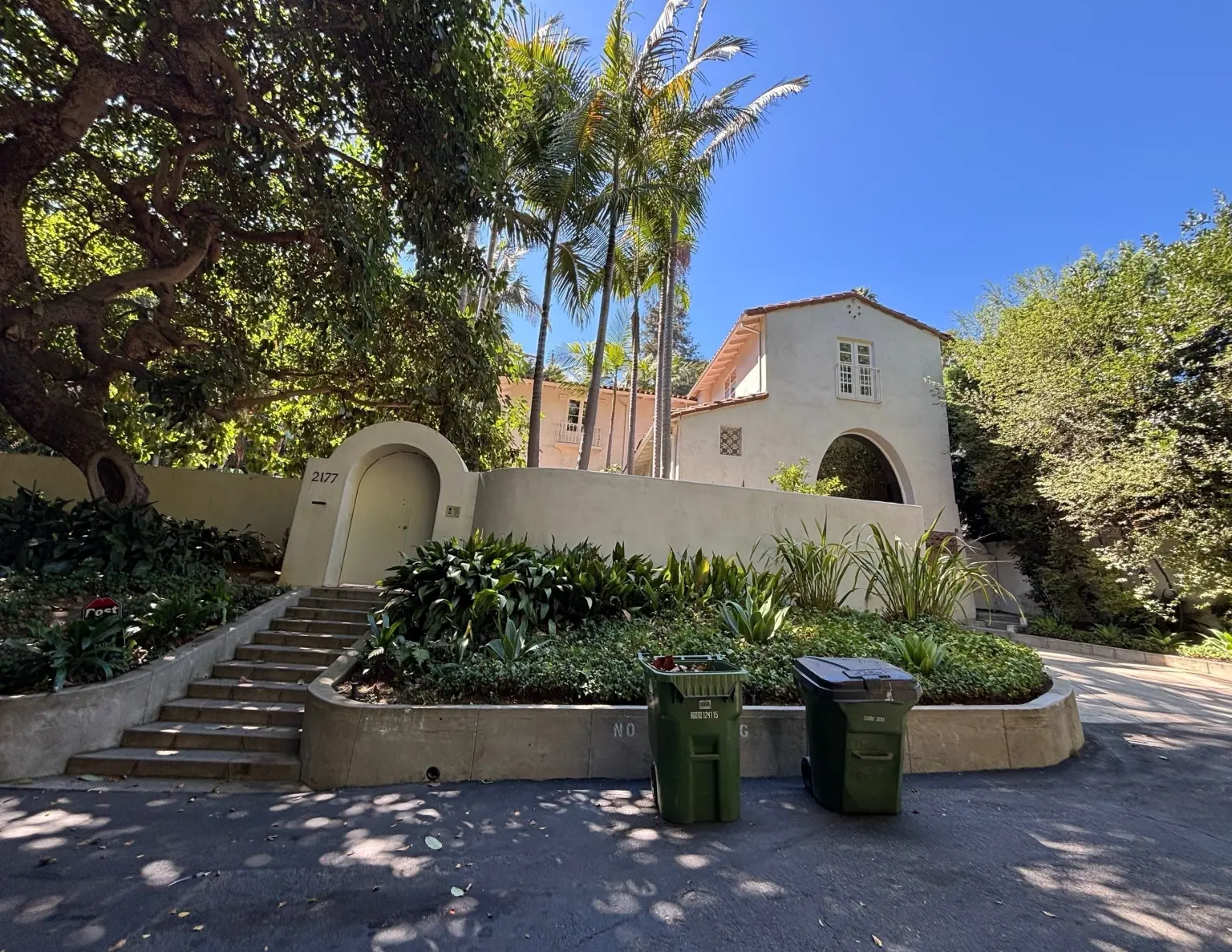 Aubrey Plaza lists $6.5 million Los Angeles home