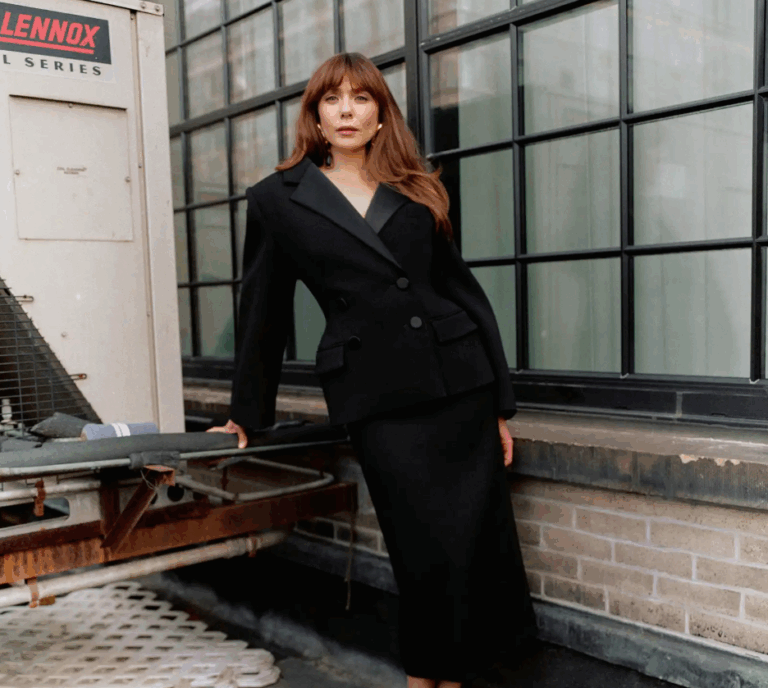 Elizabeth Olsen cloths