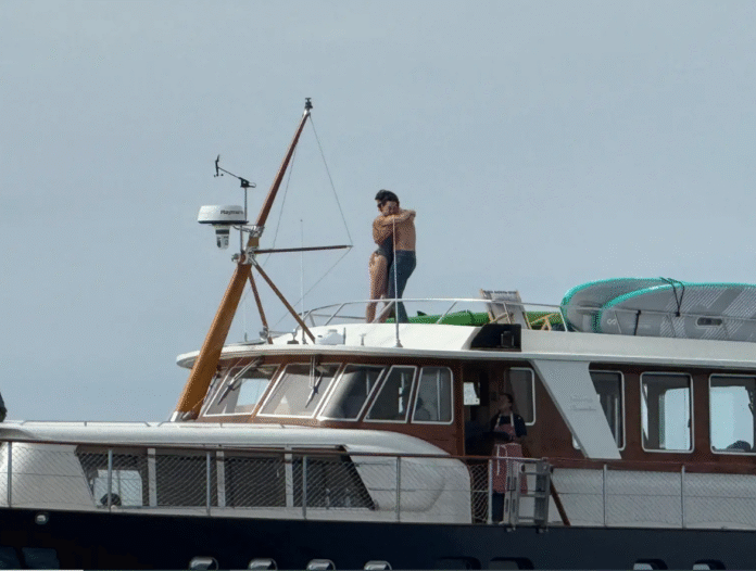 Katy Perry and Justin Trudeau Kissing on Yacht