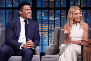 Kelly Ripa Airport Divorce