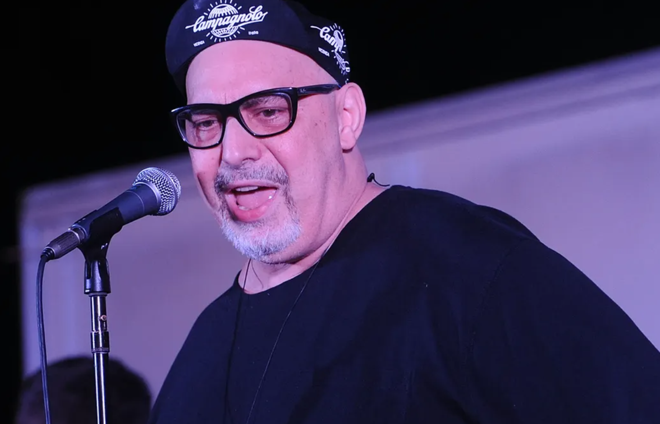 How Pat DiNizio