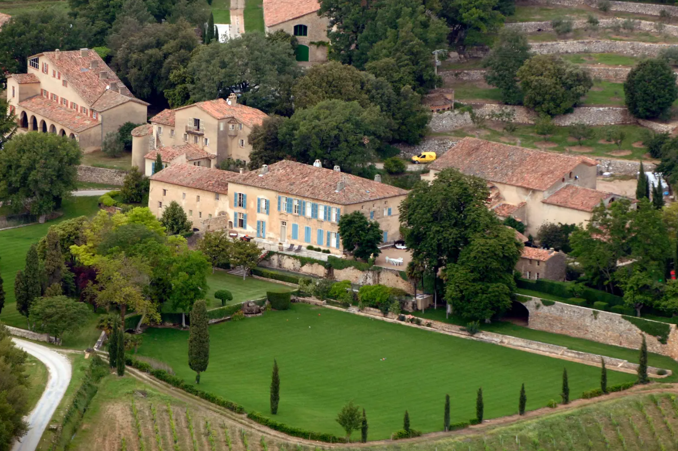 Angelina Jolie and Brad Pitt house picture