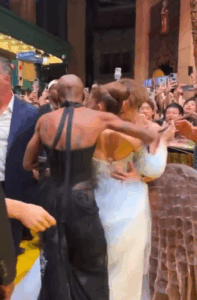 Johnson Wen Ariana Grande Attacked by Fan at Singapore Premiere