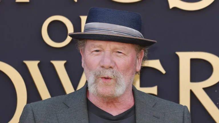 Actor Peter Mullan attacked after trying to stop assault