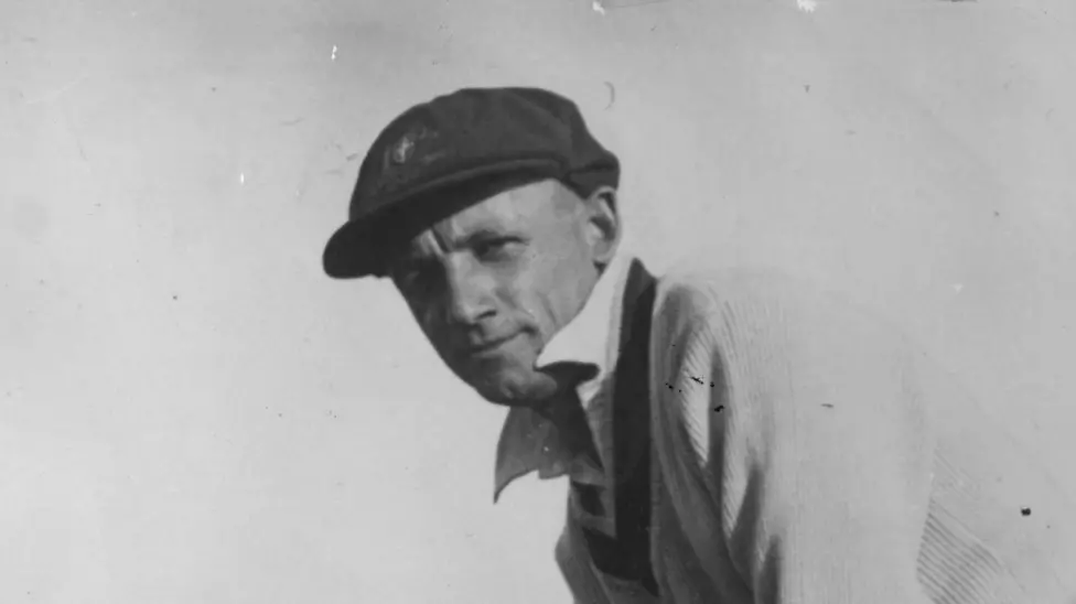 Bradman baggy green cap sets record fee at auction