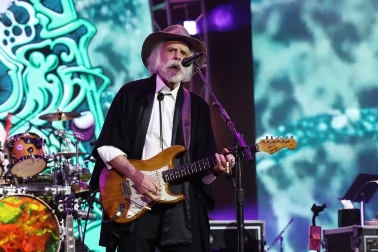 Grateful Dead Co-Founder Bob Weir Dies at 78